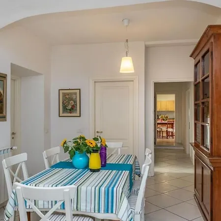 Rapallo, A Due Passi Dal Mare Con Veranda E Giardino! Apartamento