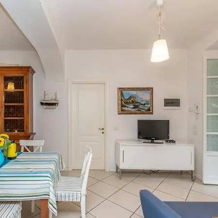 Apartamento Rapallo, A Due Passi Dal Mare Con Veranda E Giardino! *